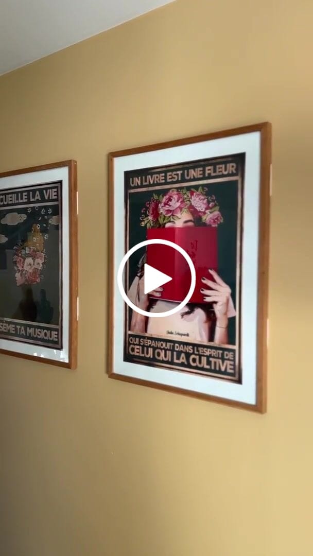 Customer video review of Un livre est une fleur qui s'épanouit dans l'esprit de celui qui la cultive