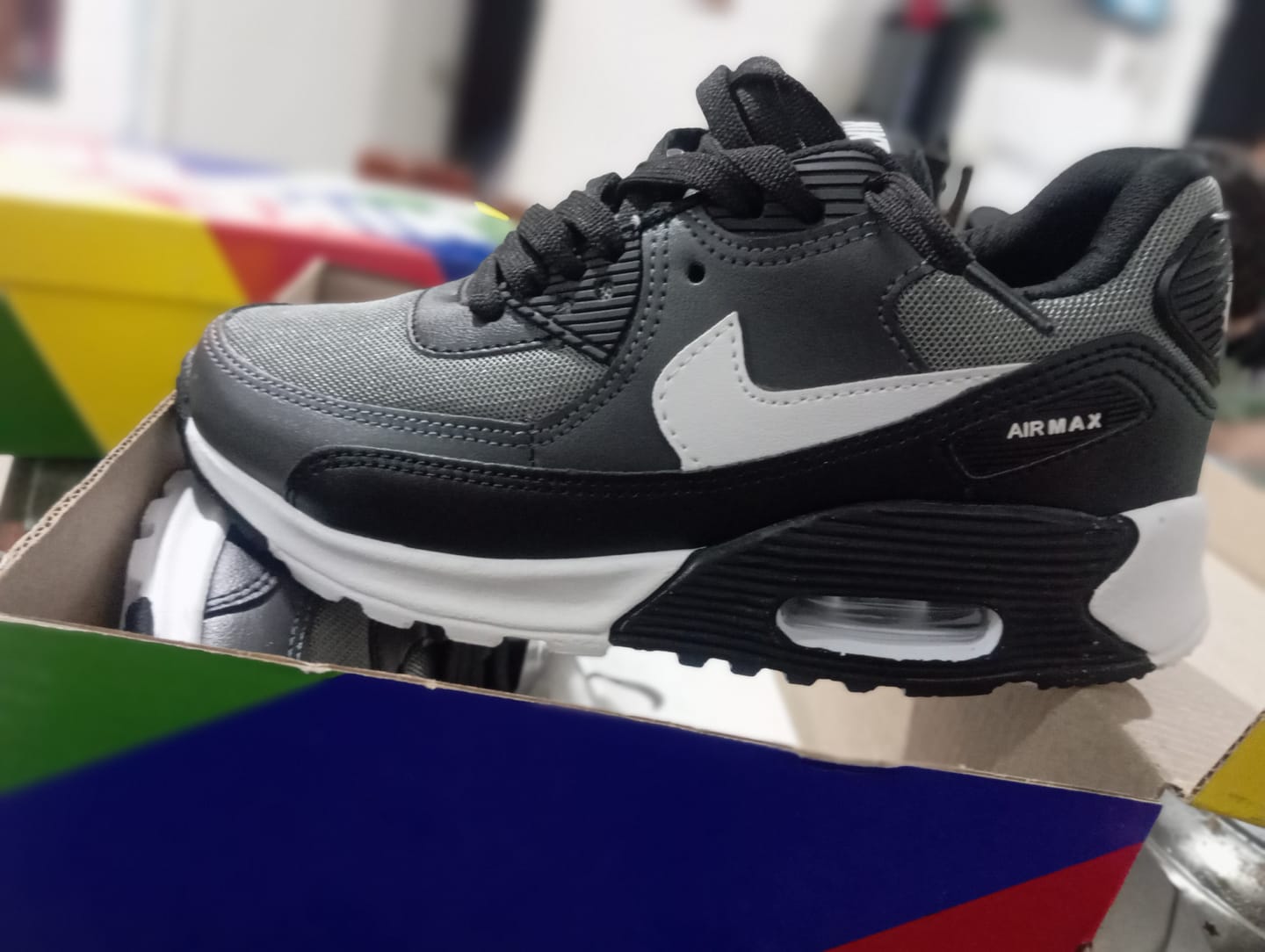Customer photo review of Tenis Max 90 Oxford Negro Blanco