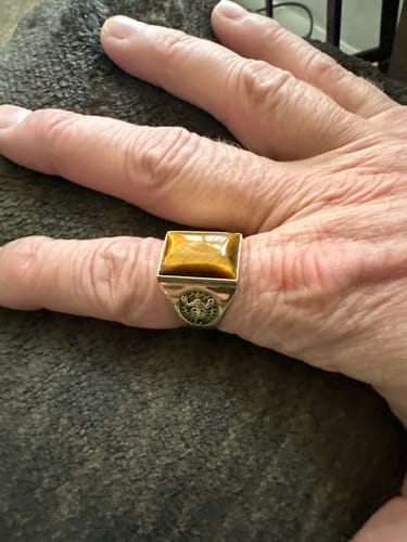 Customer photo review of Scorpion Ring for Men in 18K SOLID GOLD with Natural Brown Tigers Eye Gemstone