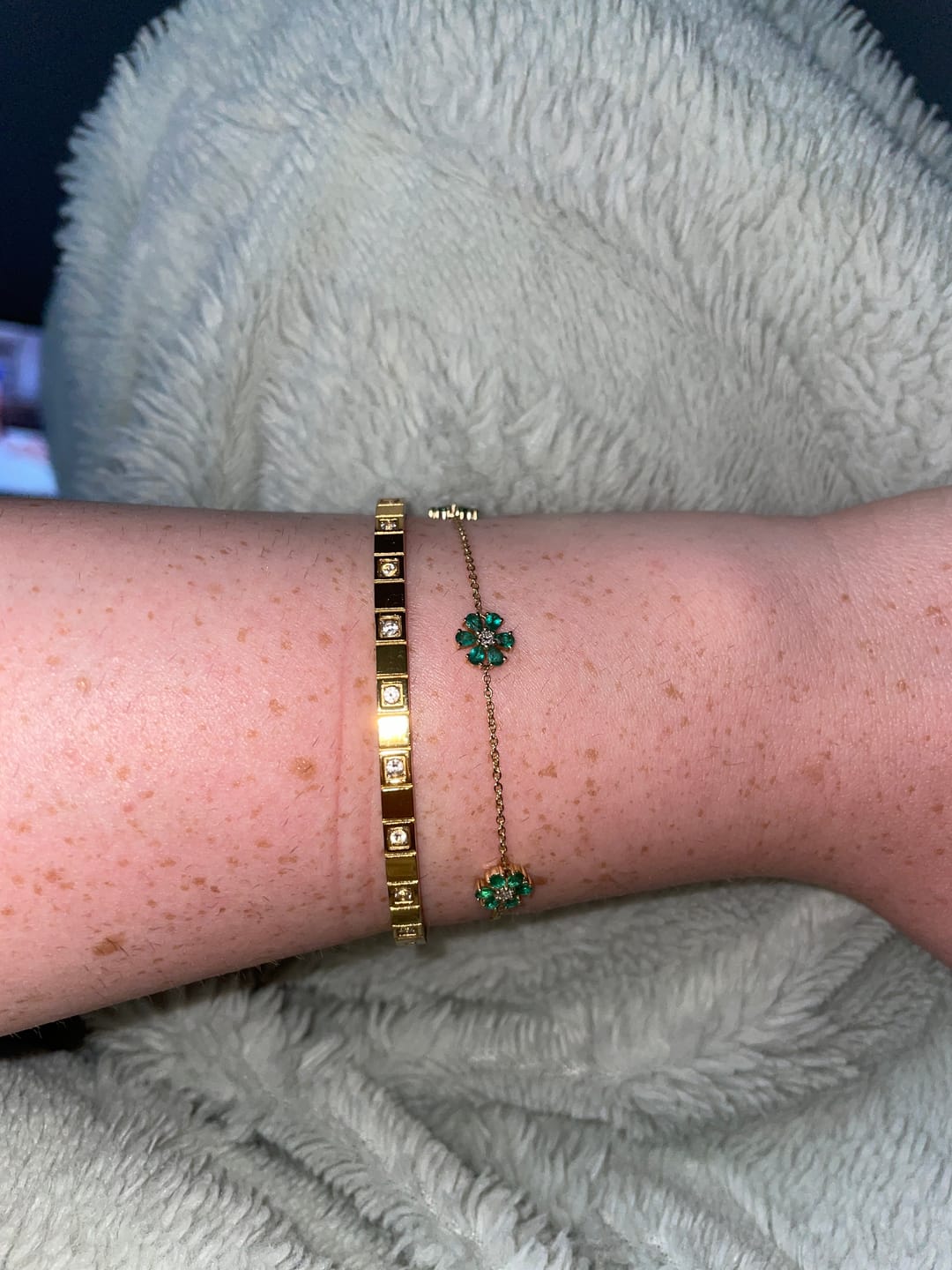 Customer photo review of Nisma Armreif | 18K vergoldet