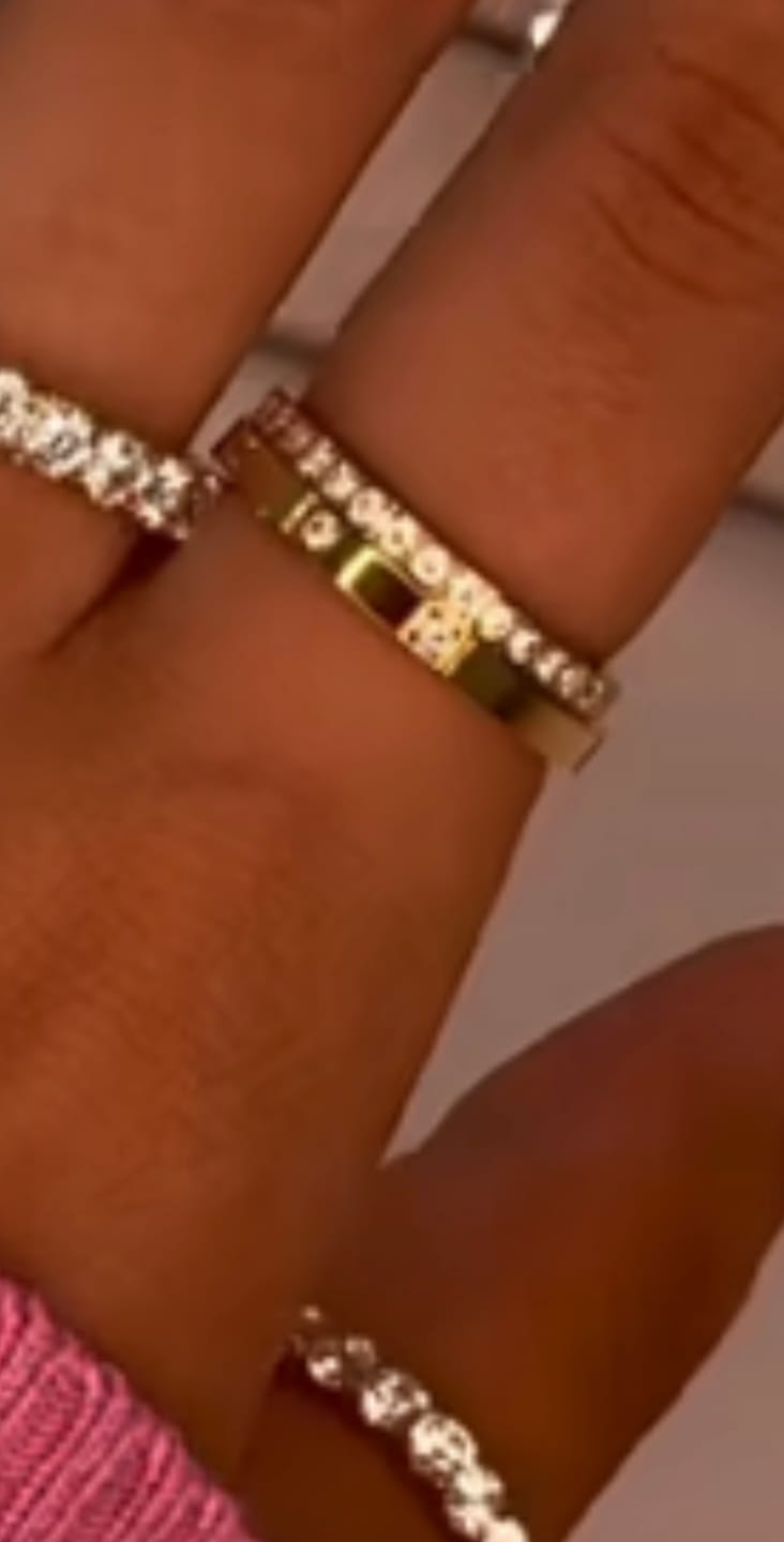 Customer photo review of Shine Clover Armband | 18K vergoldet