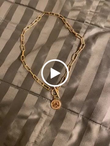 Customer video review of Colar New York Cents Banhado em Ouro 18K