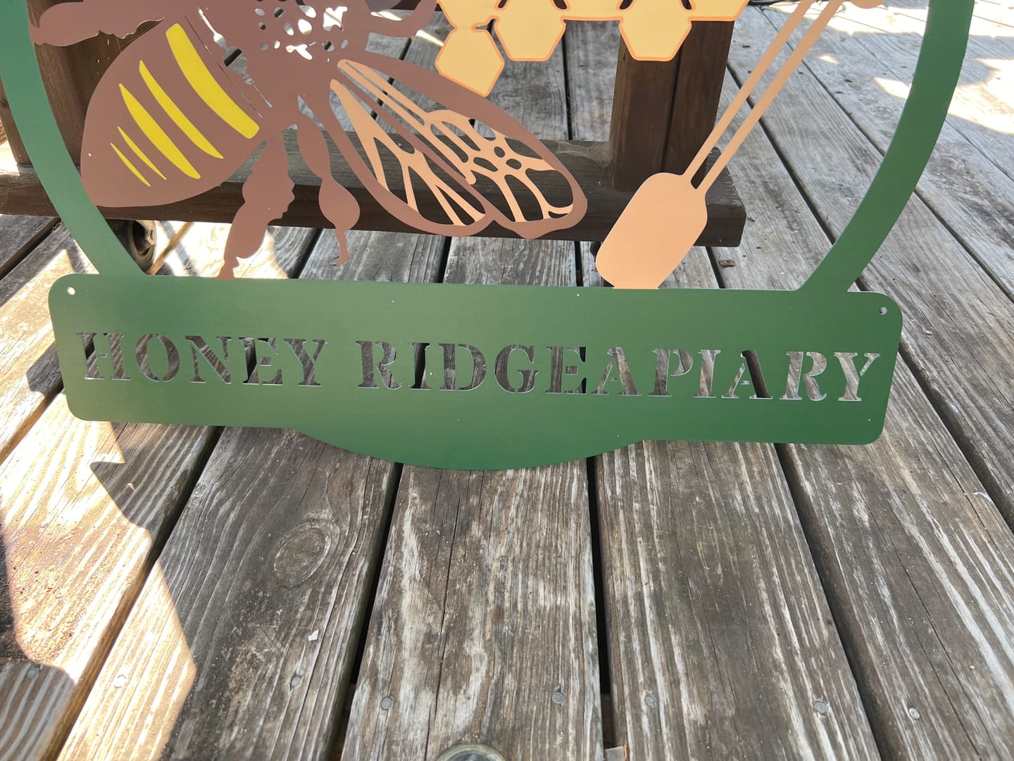 Customer photo review of Personalized Painted Metal Bee Art