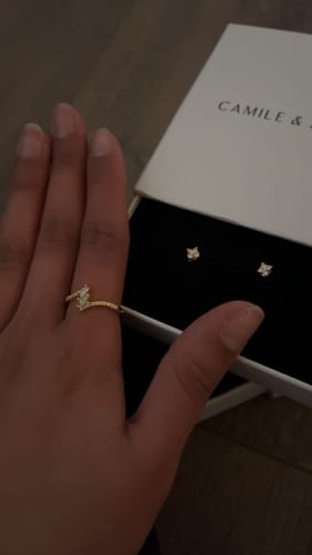 Customer photo review of The Juliet Baguette Sapphire Engagement Ring