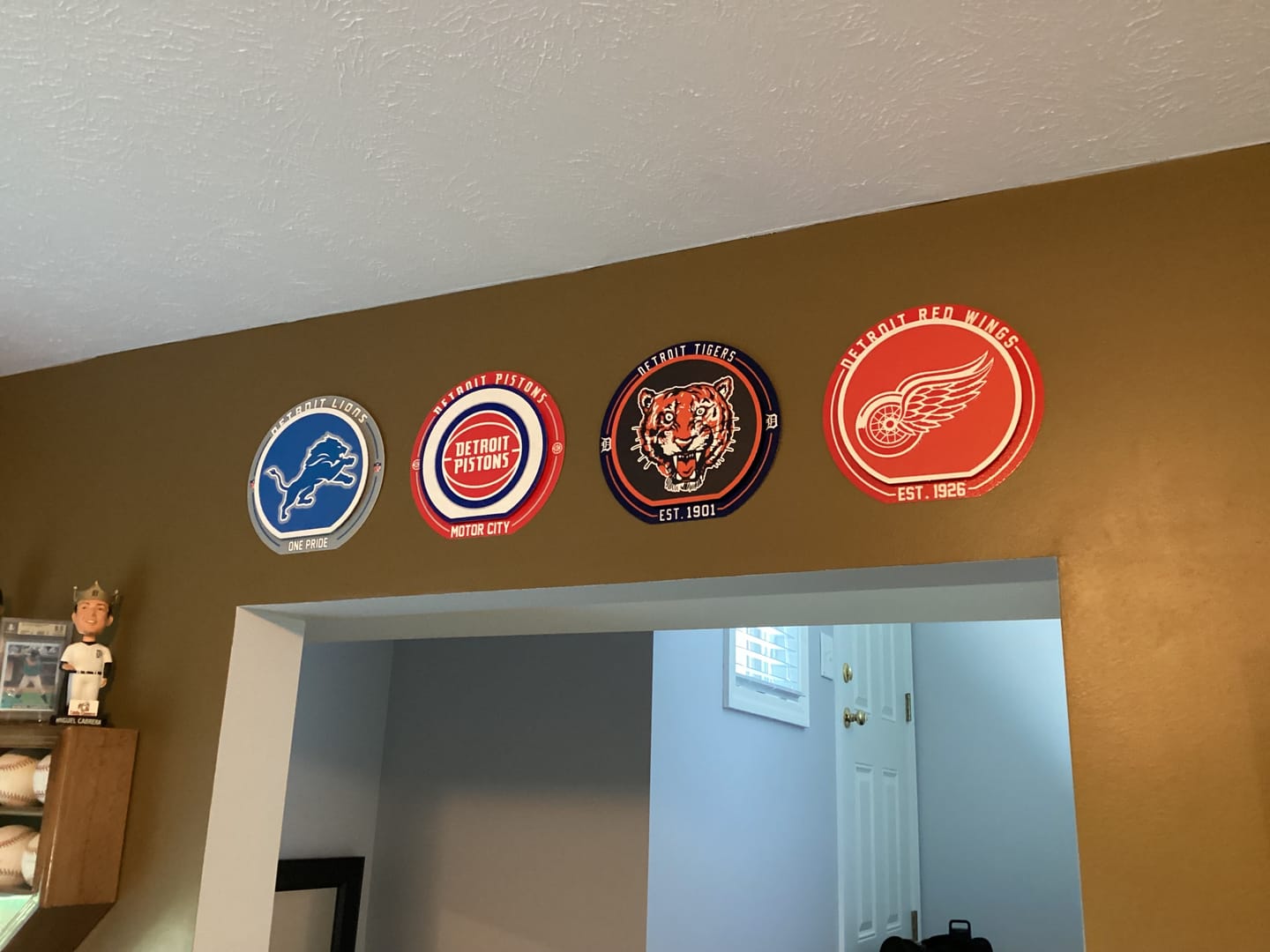 Customer photo review of Detroit Tigers "Double Play" On the Shelf or on the Wall Art