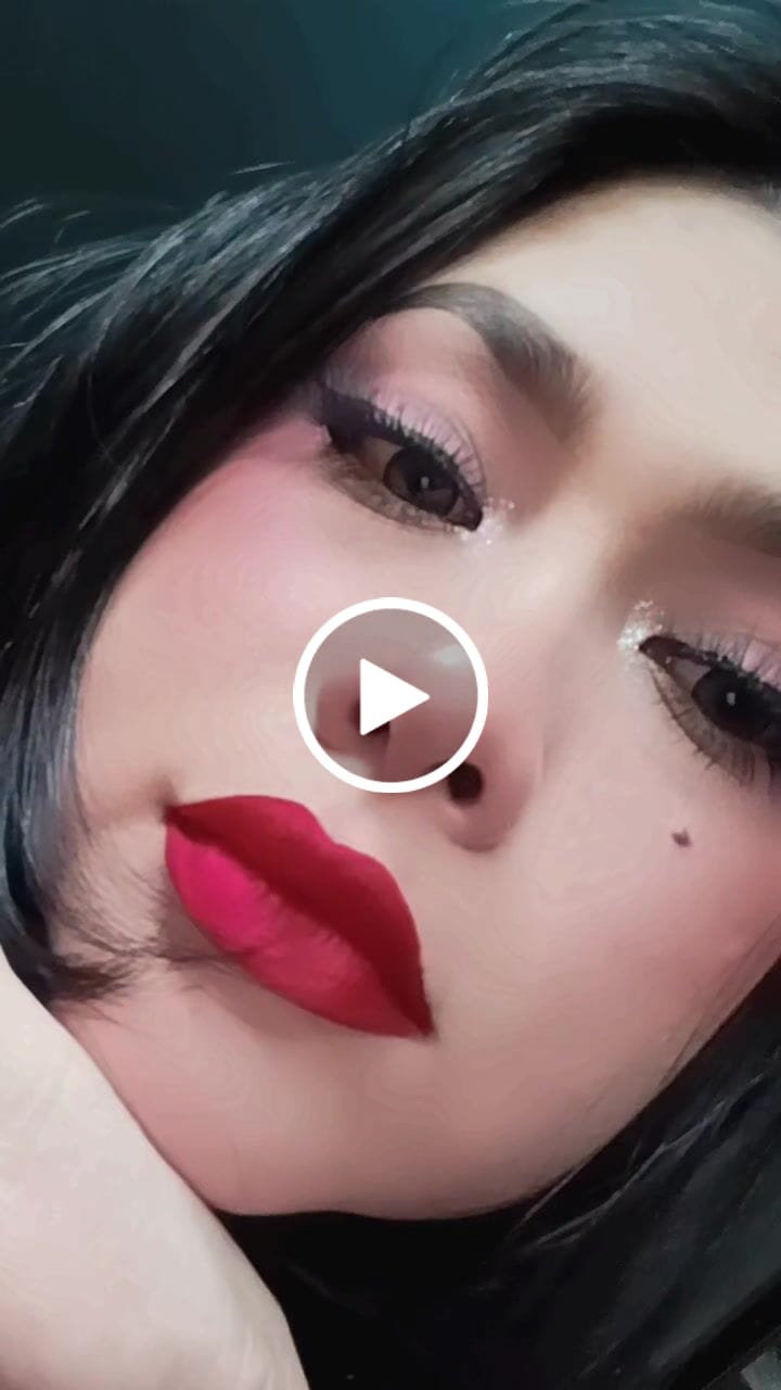 Customer video review of Vela Grey Prescription Colored Contact Lenses
