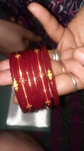 Customer photo review of Divya Shringar Red - A decent Charm