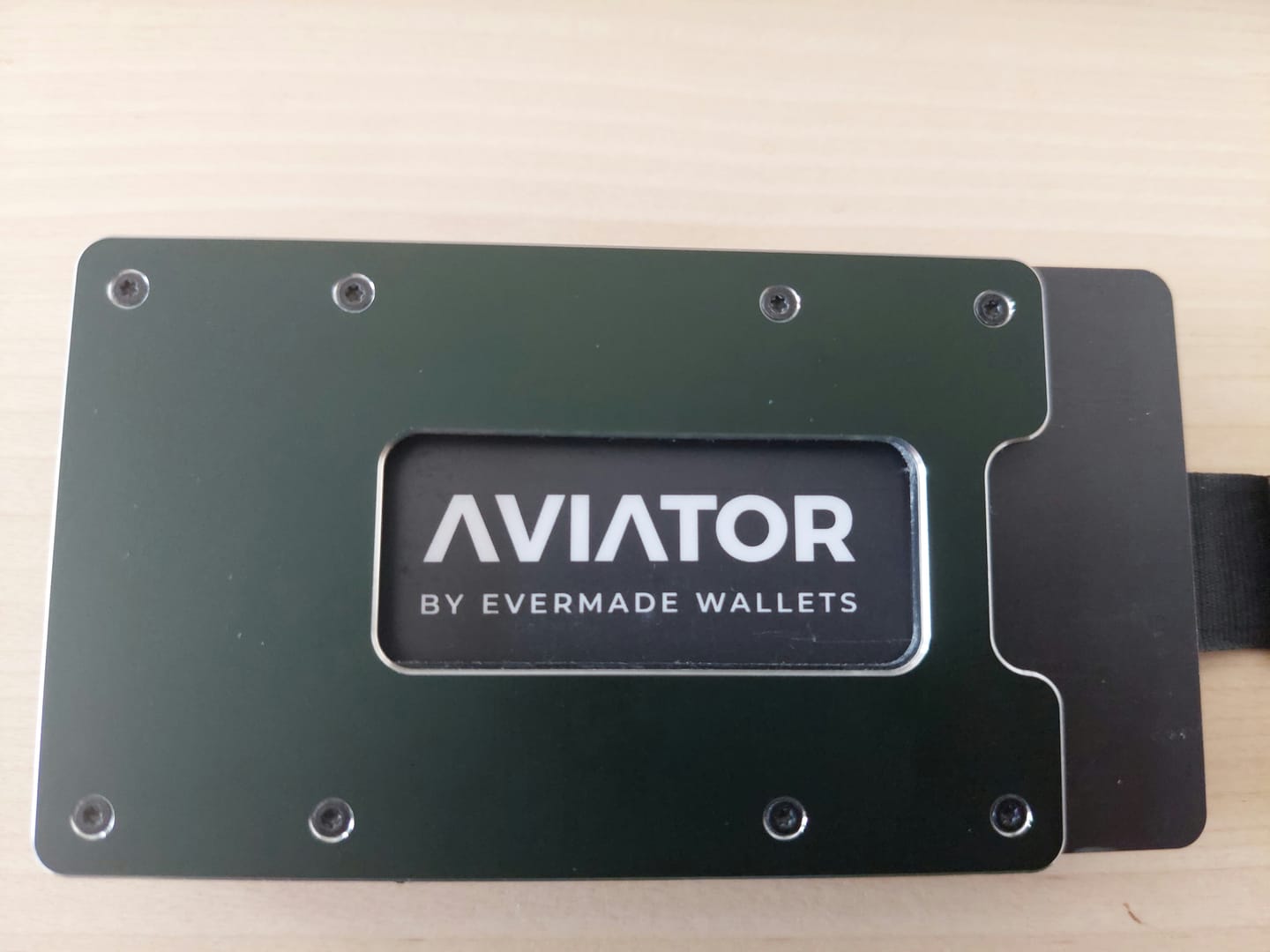 Customer photo review of NOT FLAW[LESS] Velvet Green Aluminum Slim Wallet