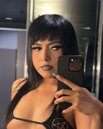 Customer photo review of Cat's Gridding White Contact Lenses