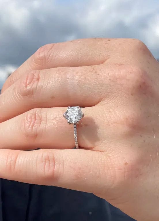 Customer photo review of Rodiffy Moissanite 2.0 Ct ～4.0 Ct Round Cut 6 Prong Promise Rings For Women