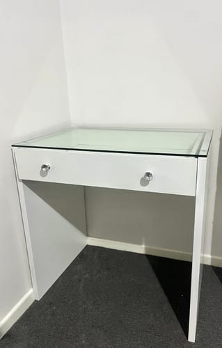 Customer photo review of Electra Vanity Table “Diamond”