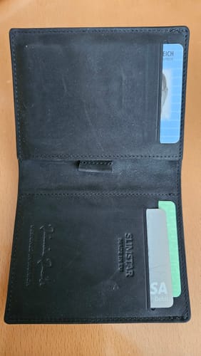 Customer photo review of Slimstar - slim wallet with small coin pocket
