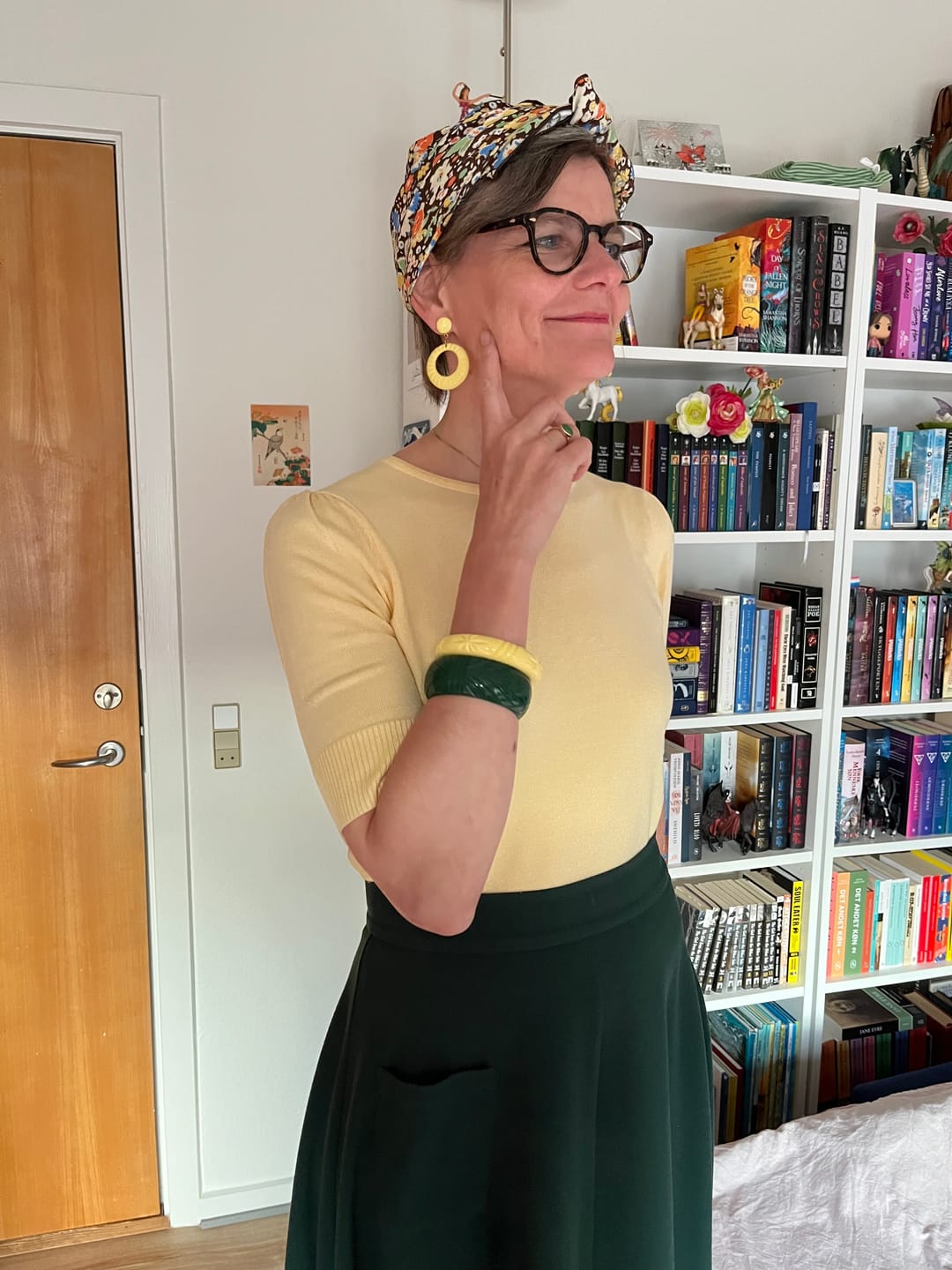 Customer photo review of Hoop øreringe med mønster i 1950'er stil i lys gul