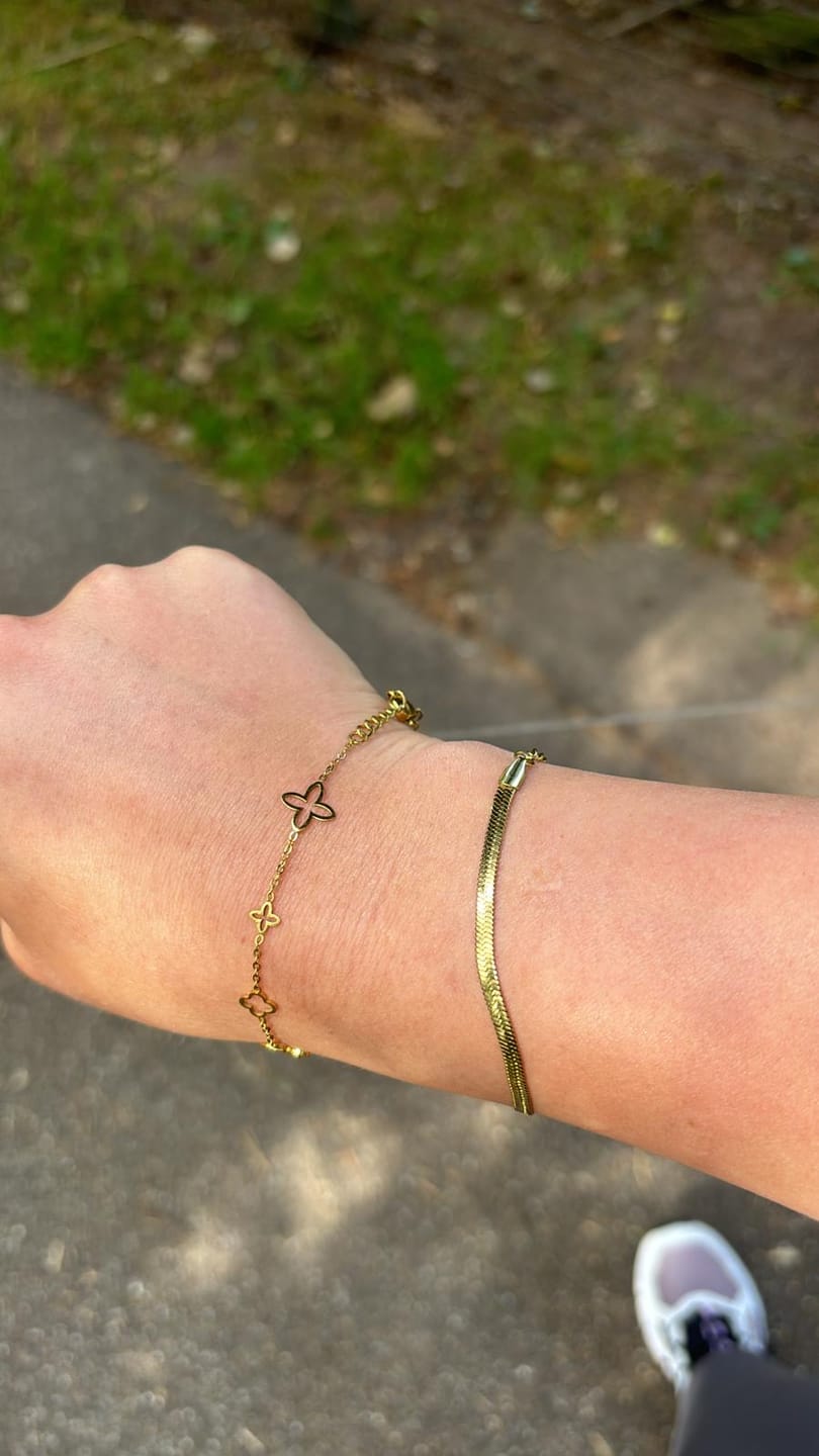 Customer photo review of Fancy Clover Armband | 18K vergoldet