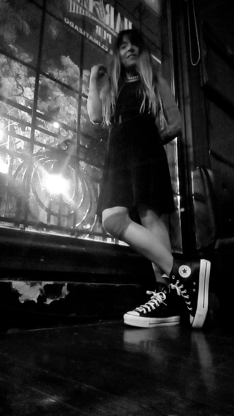 Customer photo review of Zapatillas Converse Chuck Taylor Hi Platform Leather Negro Blanco
