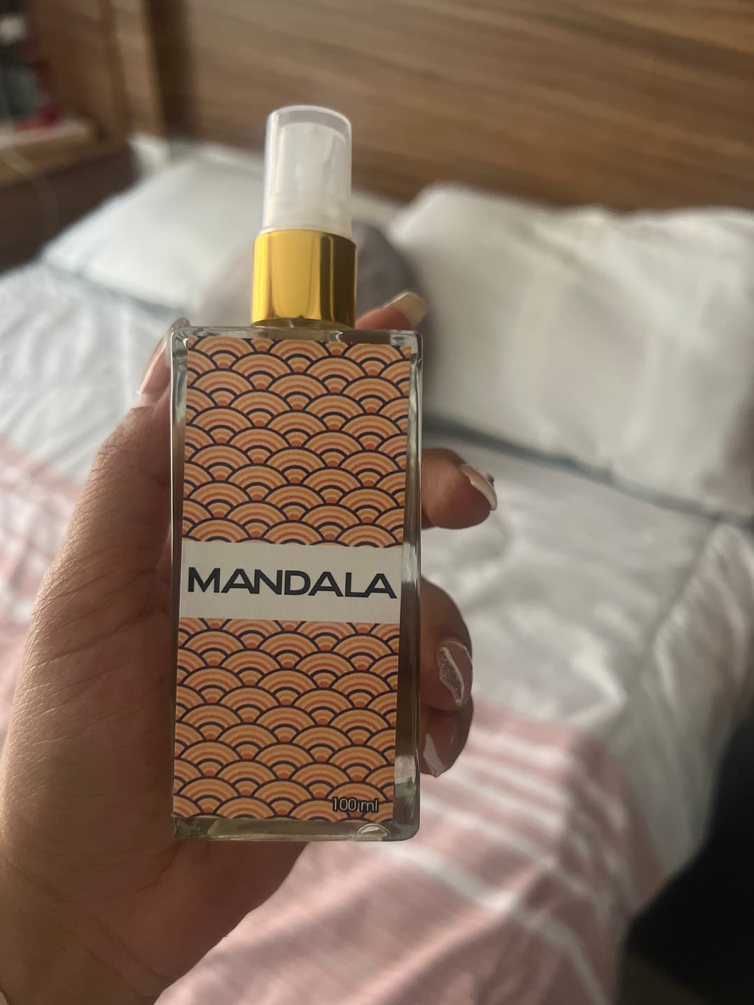 Customer photo review of Blossom Burst - Inspirado en FLOWERBOMB de VIKTOR & ROLF 100ml “Taylor Swift”