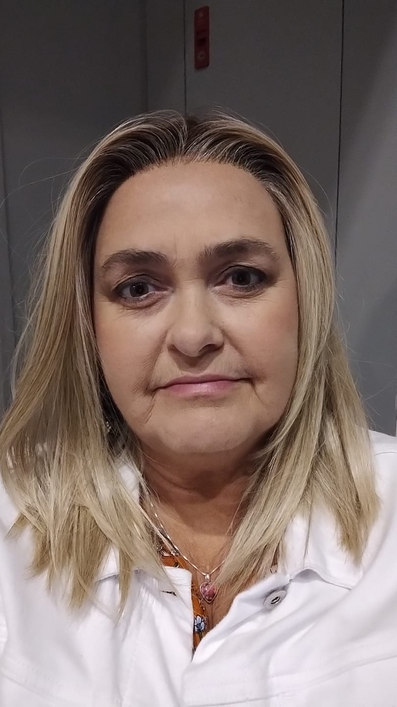 Customer photo review of SHEER PERFECTION - Buttermilk Blonde