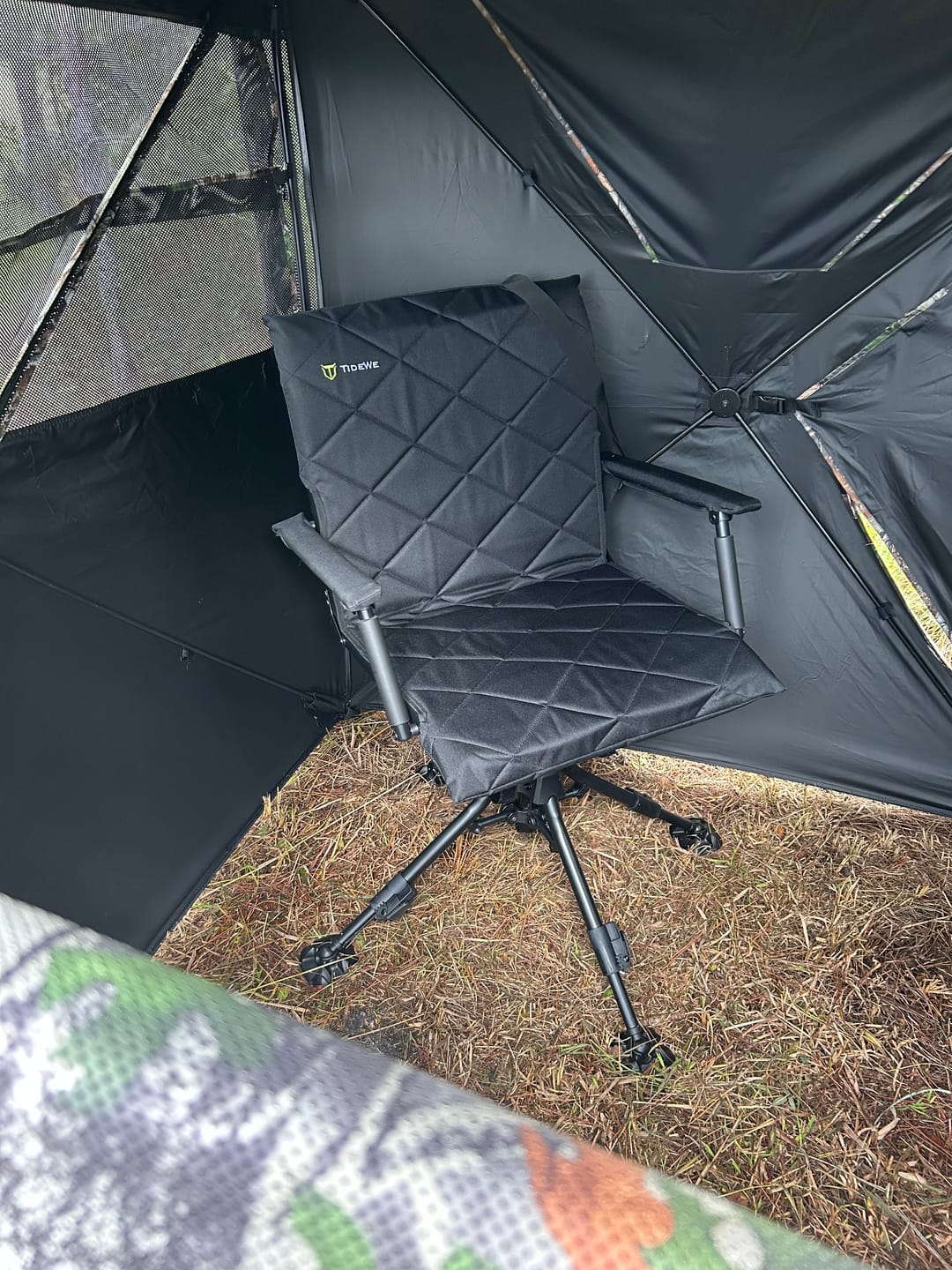 Customer photo review of TideWe Hunting Chair Adjustable Height 360°  Swivel Blind Chair With Armrests