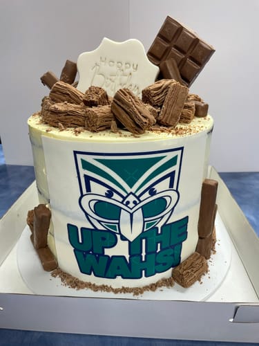 Customer photo review of 19 cm x 19 cm Square Pre-cut Custom Edible Icing Image