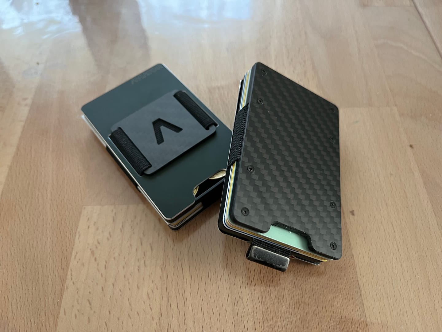 Customer photo review of NOT FLAW[LESS] Velvet Green Aluminum Slim Wallet