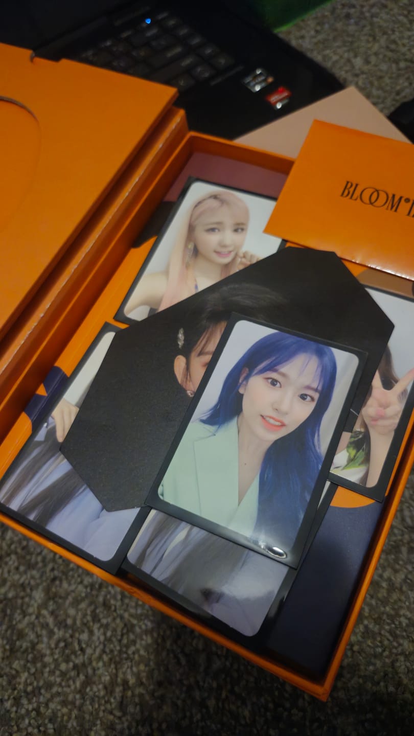 Customer photo review of COLORED PHOTOCARD SLEEVES - 61x91mm