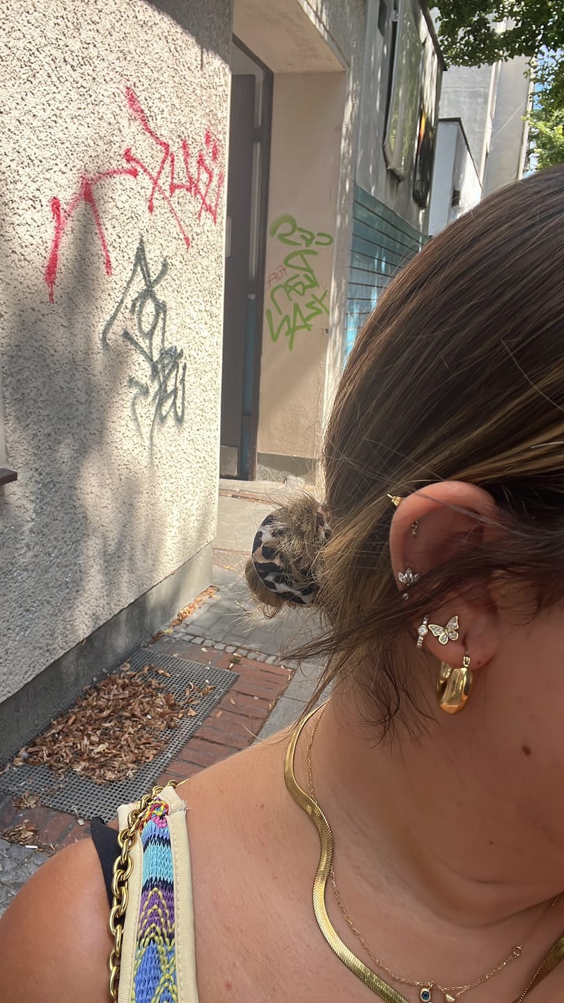 Customer photo review of Cataleya 2 Ohrstecker | 18K vergoldet