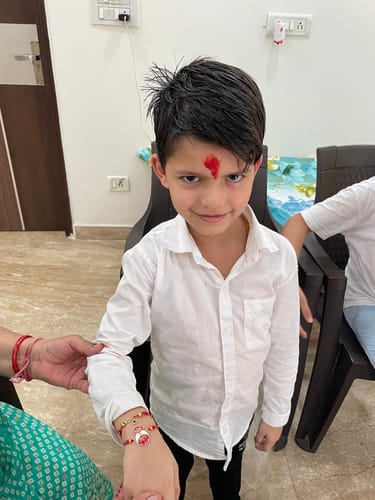 Customer photo review of Golden Best Bro Rakhi