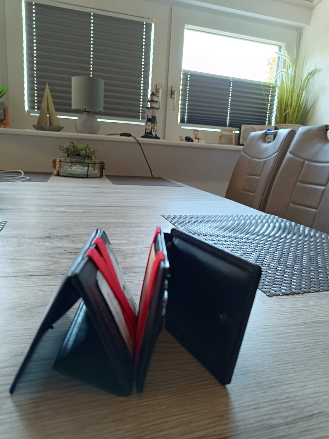 Customer photo review of Flap Boy XL - Magic Wallet with Coin Pocket