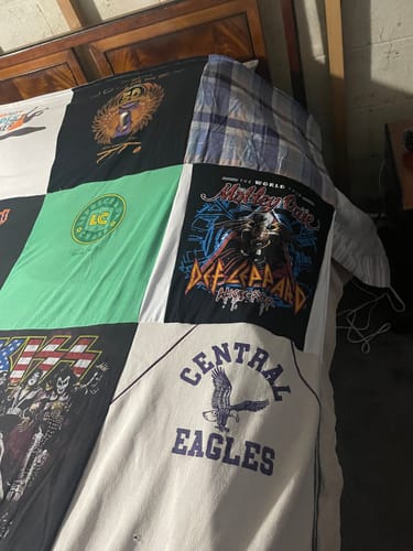 Customer photo review of Colossal T-shirt blanket with 18" Panels