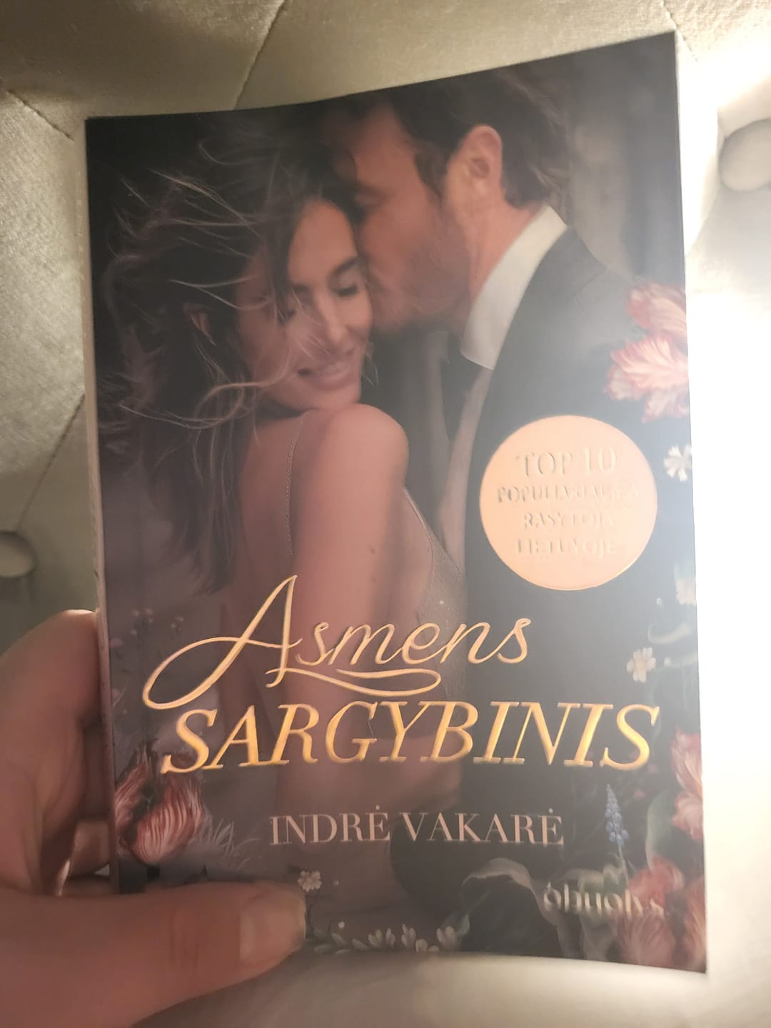 Customer photo review of Asmens sargybinis: nuo neapykantos iki meilės... veda kraują kaitinantys siužeto vingiai