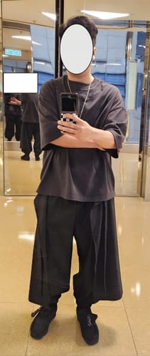 Customer photo review of Oversized Loose Cropped Pants