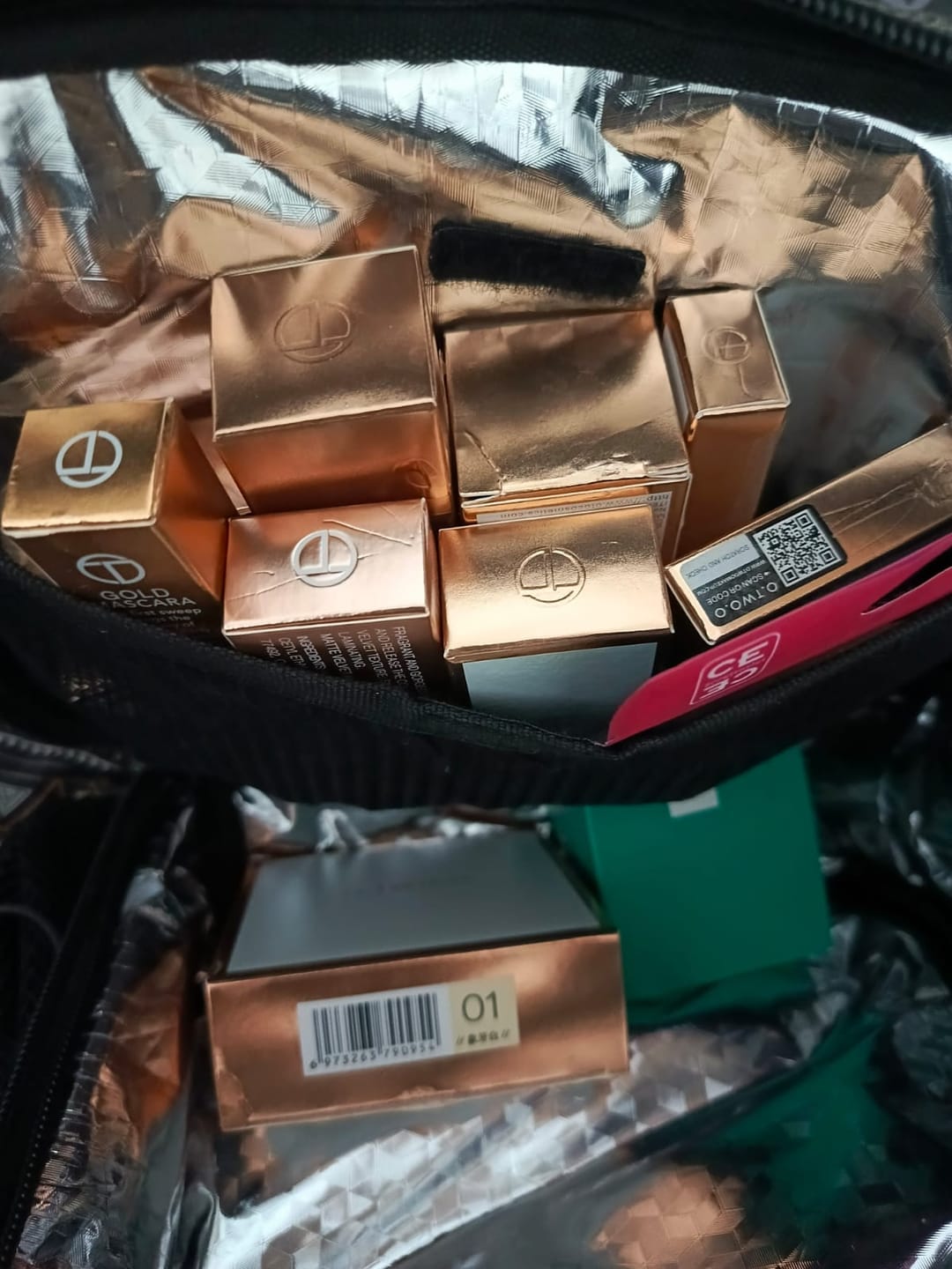 Customer photo review of O.TWO.O SILKY AND MOISTURIZING SETTING POWDER