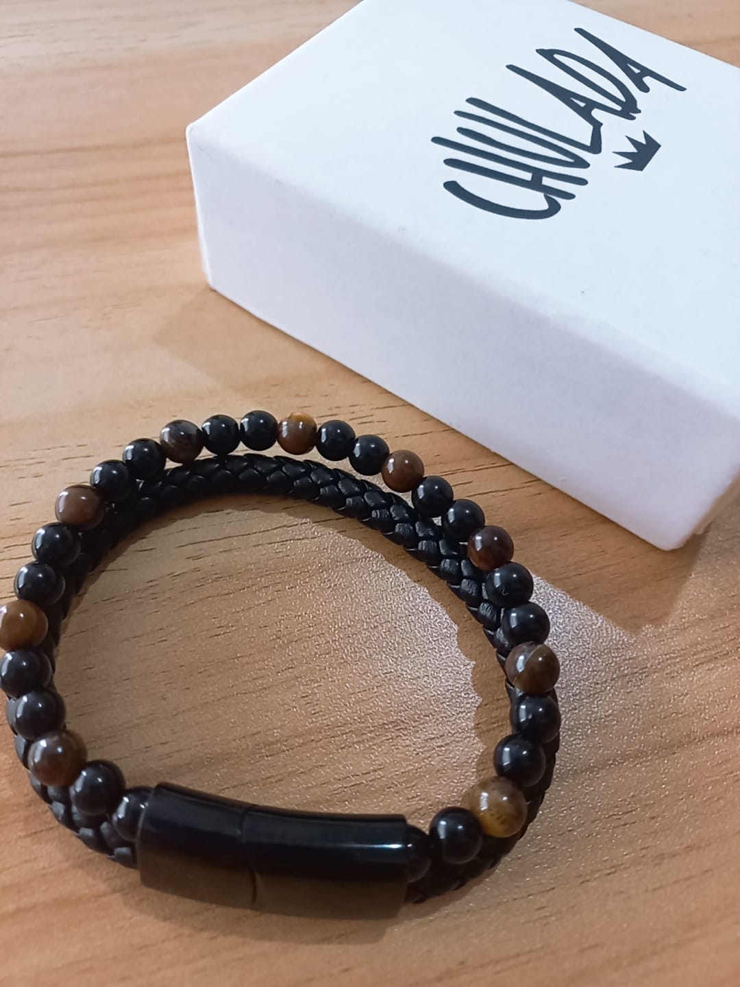 Customer photo review of Pulsera Ojo de Tigre - Piel