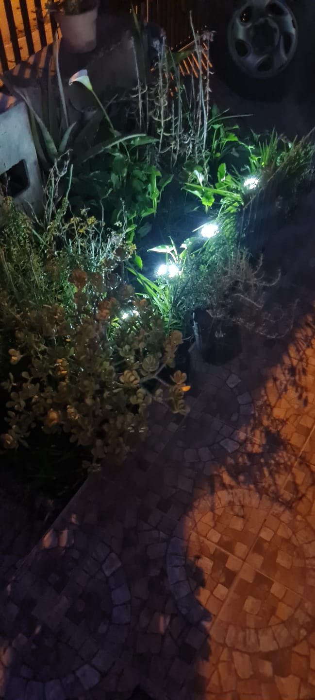 Customer photo review of Estacas Acero Inoxidable - 4 Un. Luz Cálida/Fría IP65 12 cm Diámetro