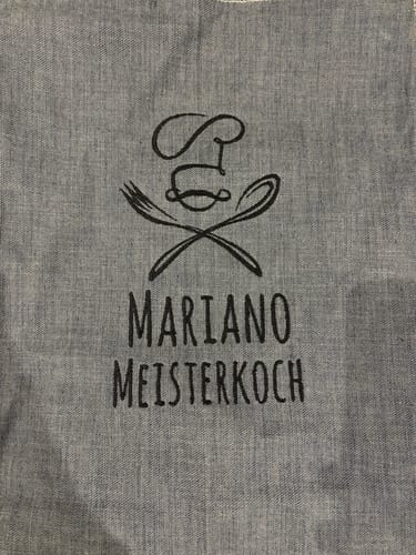 Customer photo review of Wolimbo Classic Denim Latzschürze mit Namen und Motiv bestickt 70x85cm