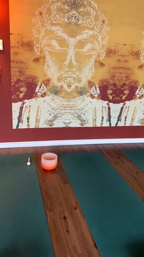 Customer photo review of Crystal Singing Bowl Gradient Color Sound bowls quartz chakra bowls for meditation cleansing