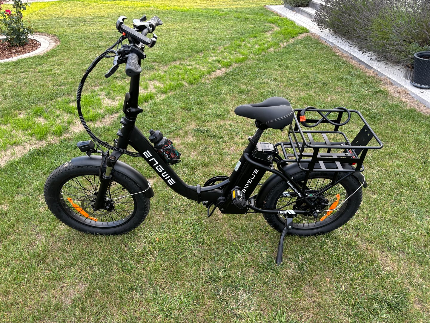 Customer photo review of Vakole Integrally Molded Bicycle Helmet with Magnetic Goggles