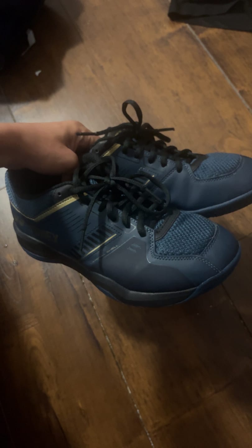 Customer photo review of Yonex Power Cushion STRIDER FLOW Wide Mens [Navy/Gold]