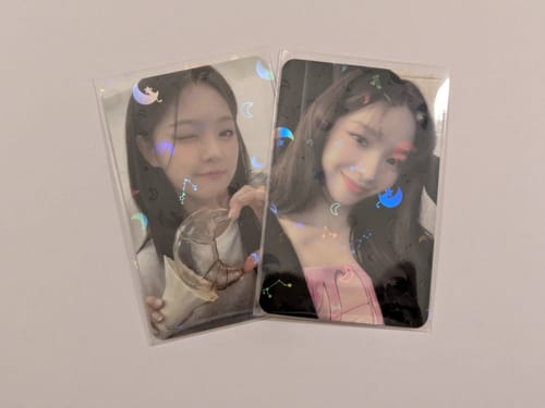 Customer photo review of PREMIUM HOLOGRAPHIC PHOTOCARD SLEEVES - MOONLIGHT VERSION