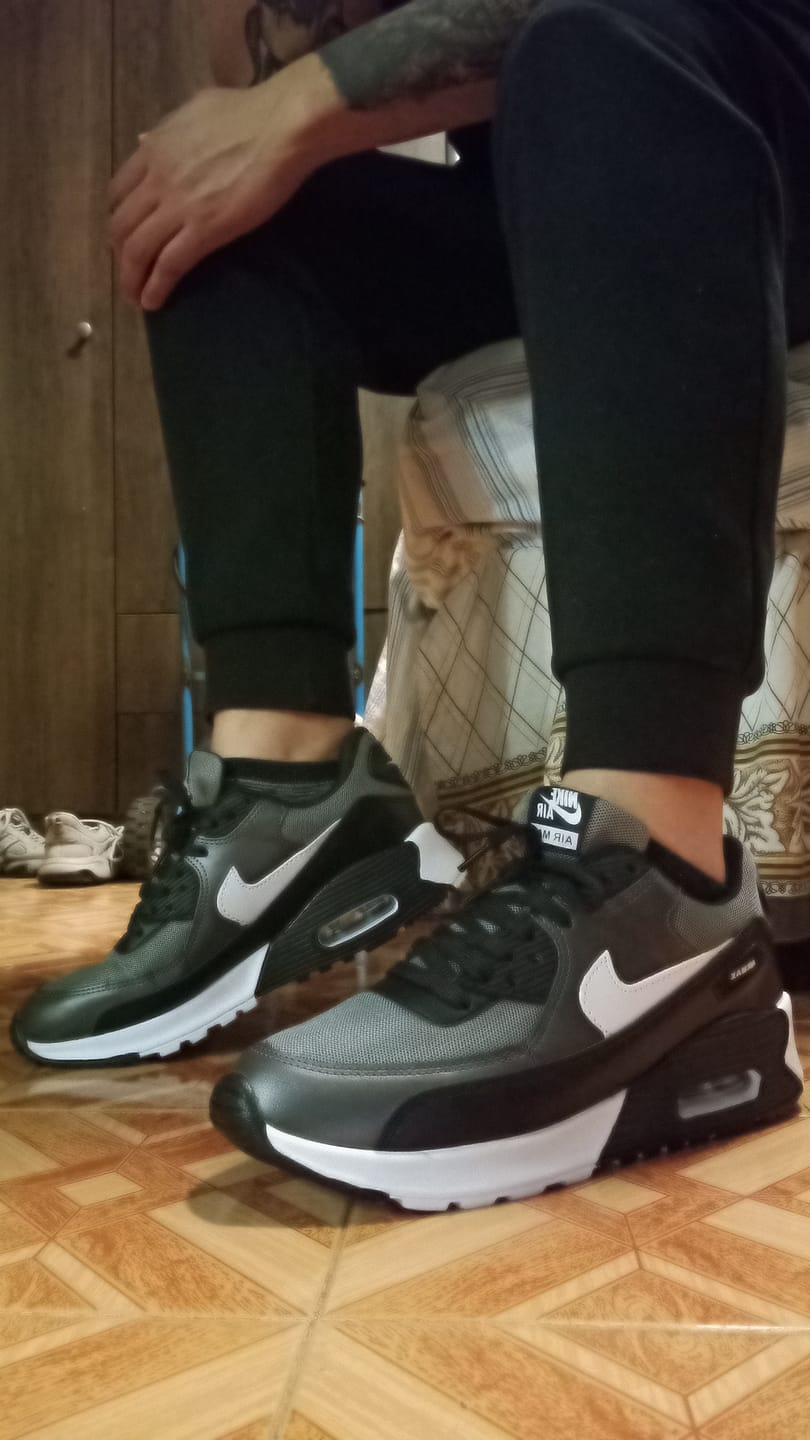 Customer photo review of Tenis Max 90 Oxford Negro Blanco