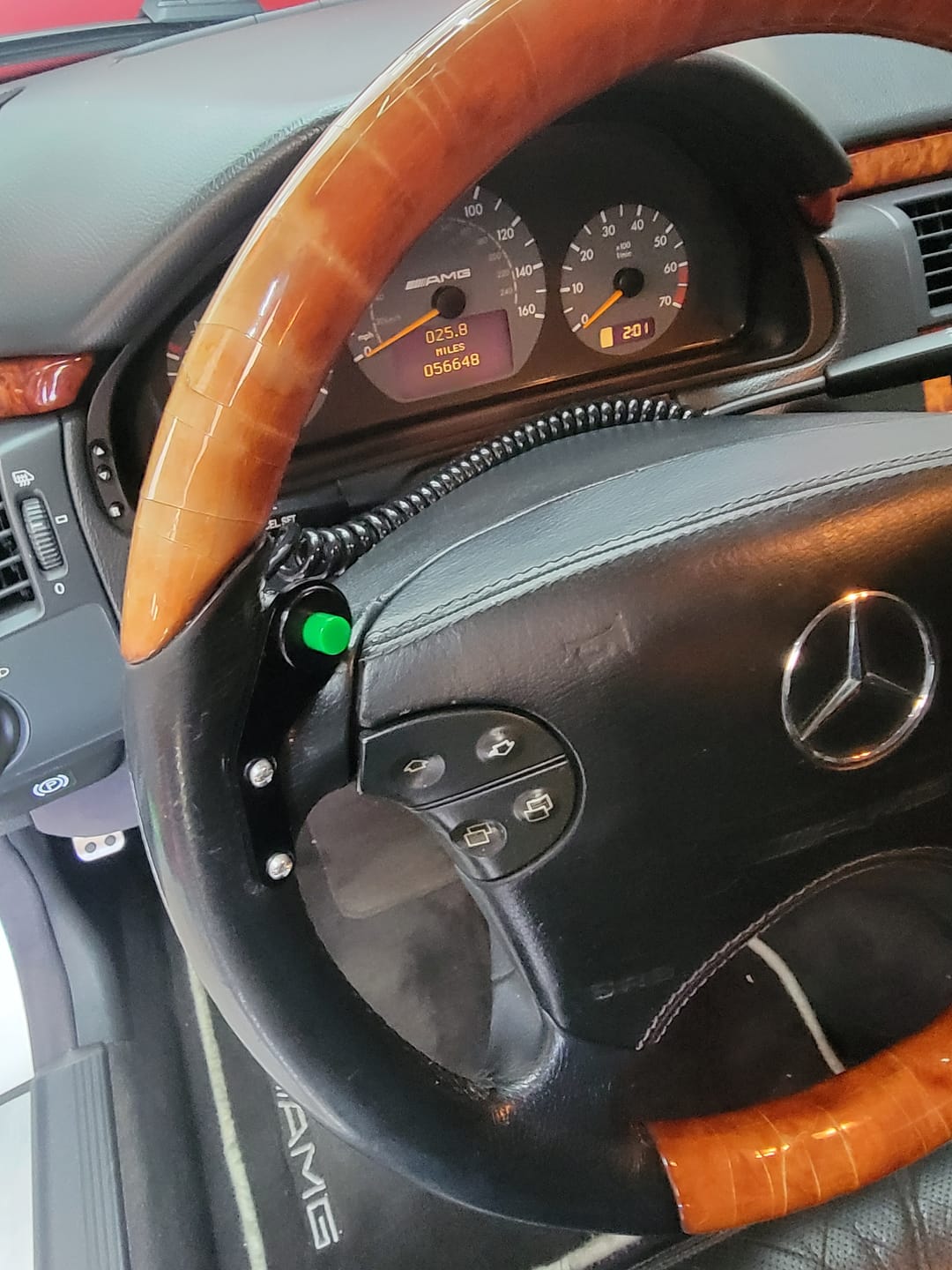 Customer photo review of Motion Raceworks Single Push Button Steering Wheel Bracket 15-00004
