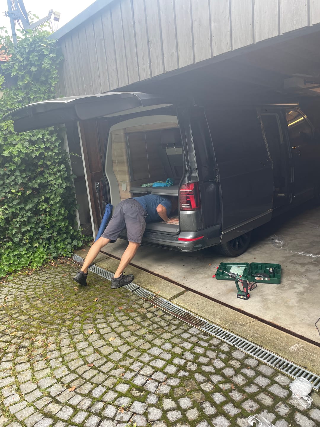 Customer photo review of Heckauszug VW California T5 | T6 | T6.1 (mit Möbelzeile Fahrerseite)