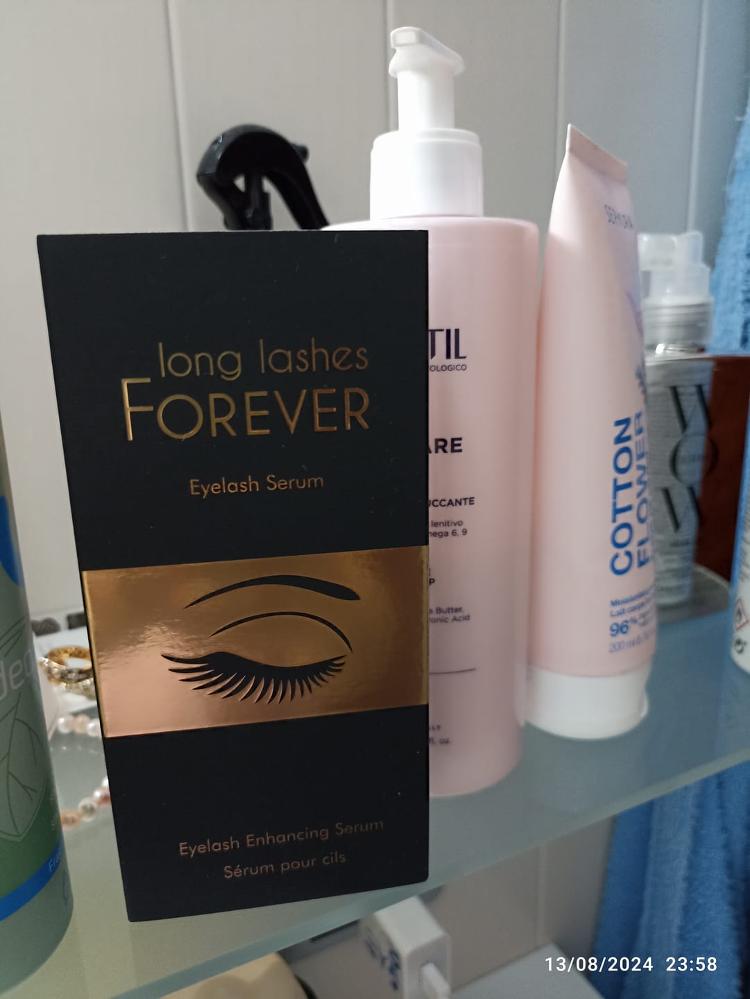 Customer photo review of Long Lashes FOREVER
