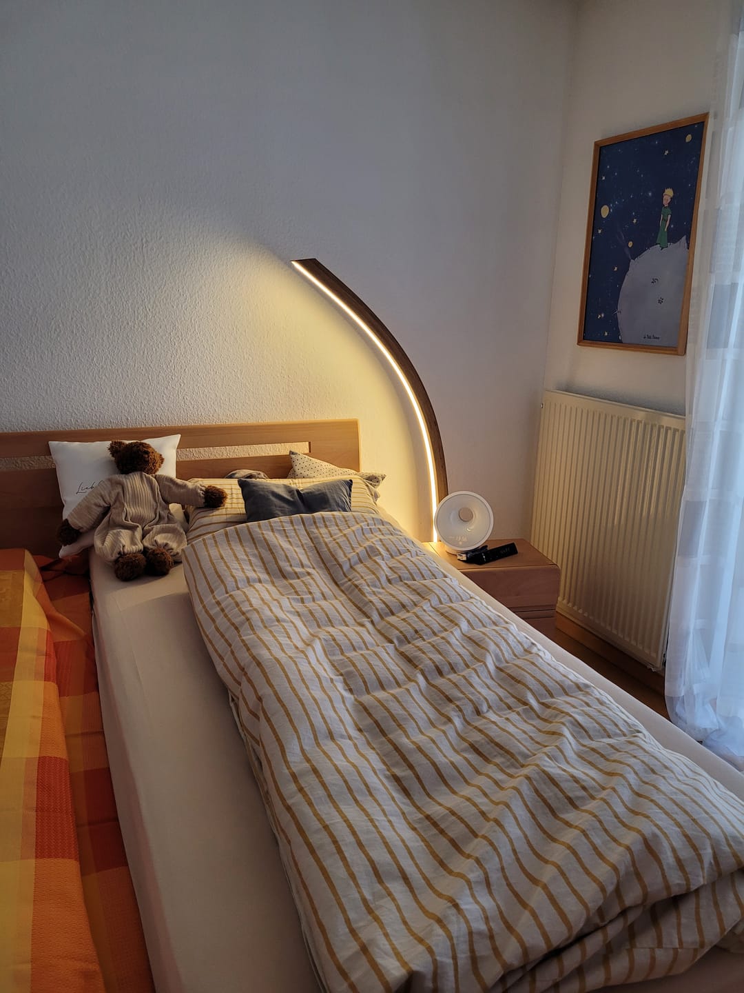 Customer photo review of Stehlampe Holz, LED-Leuchte geschwungen - Solara