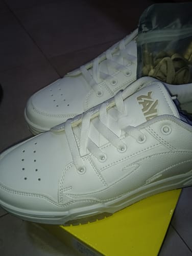 Customer photo review of ZEUS Moonlight White