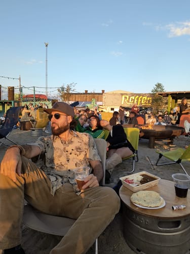 Customer photo review of Chemise de plage hawaïenne à manches courtes et imprimé floral pour hommes