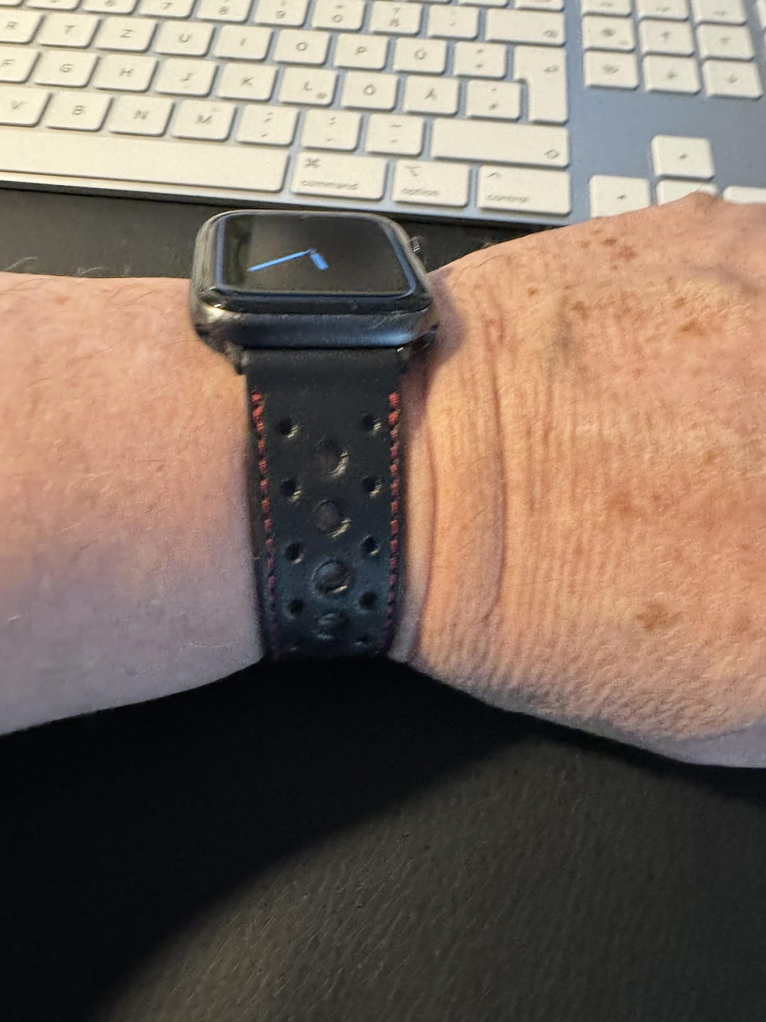 Customer photo review of Monaco · Vintage · Black/Red