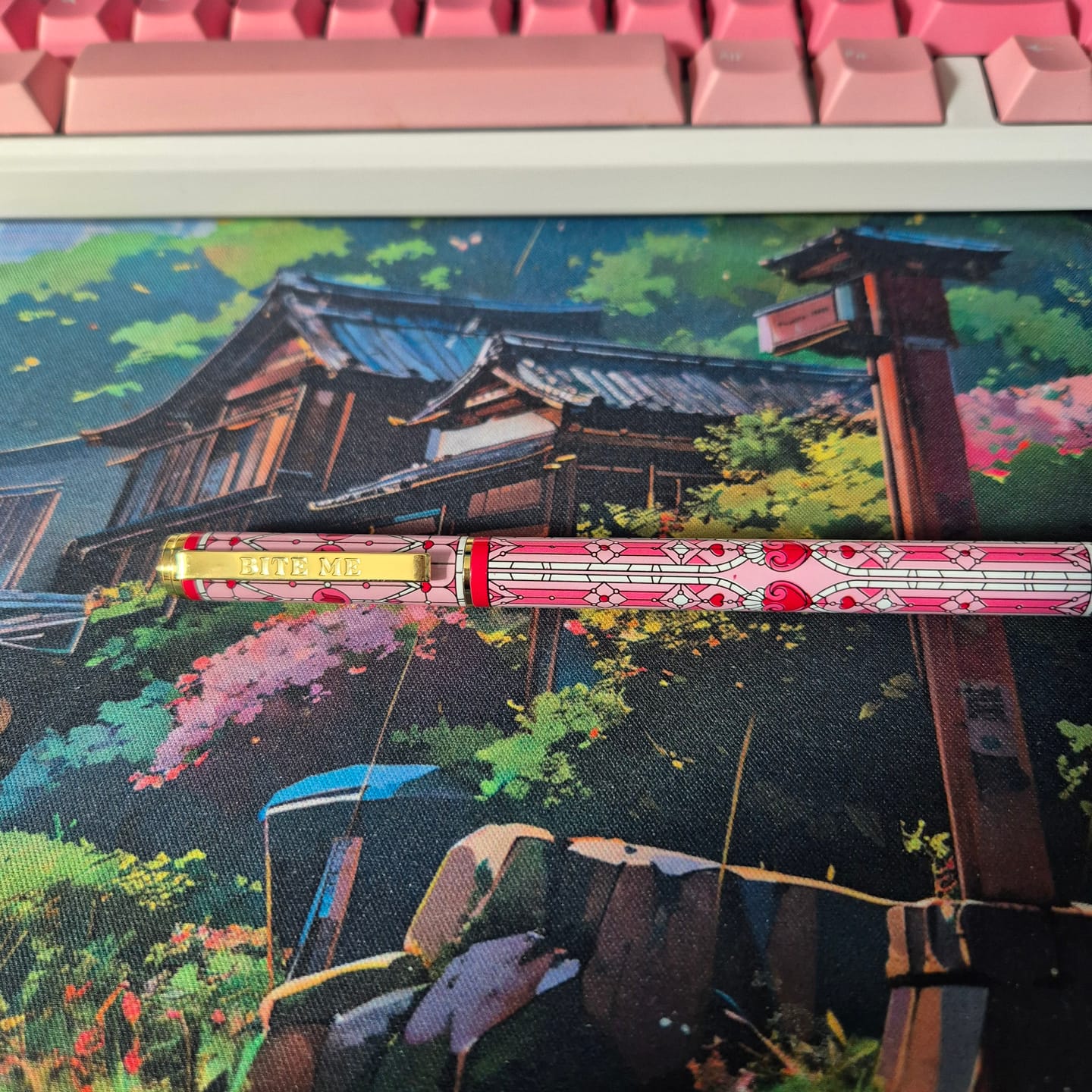 Customer photo review of Bite Me Pen