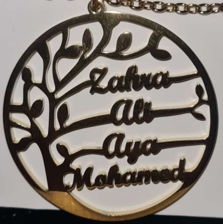 Customer photo review of Collier Prénom Arbre Généalogique - Arbre de vie