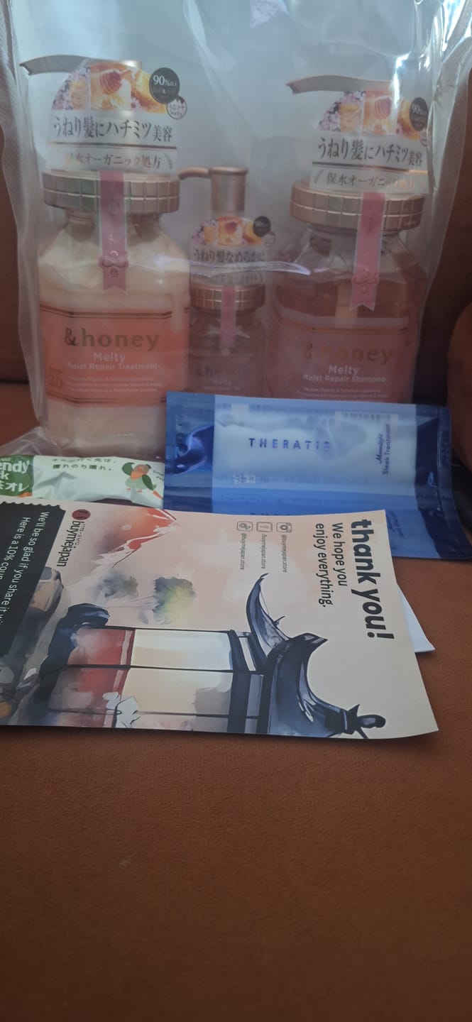 Customer photo review of & Honey Melty Moist Repair Shampoo, Treatment & Hair Oil Set 440ml Each + 100ml